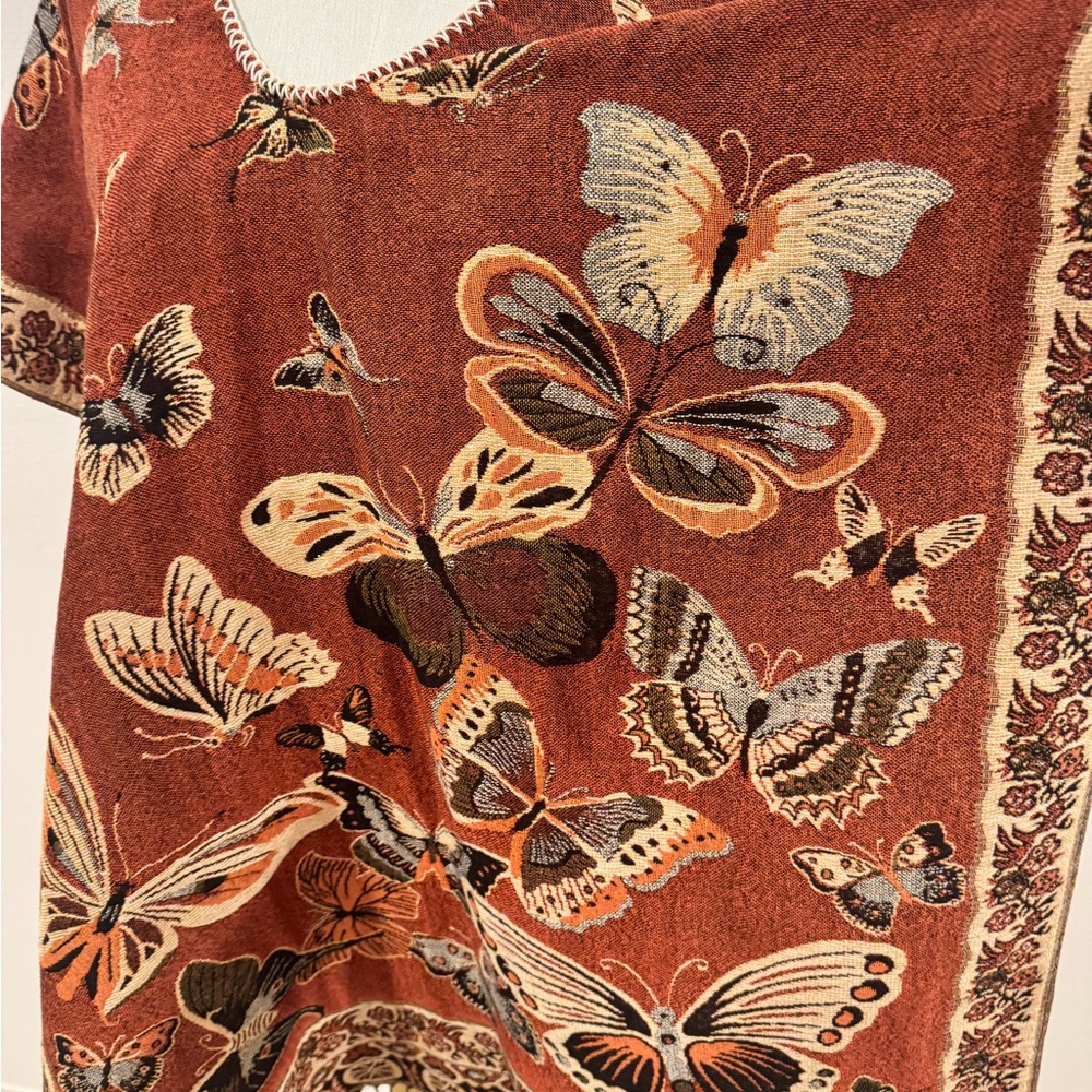 Butterfly Print Poncho - Picture 2 of 12